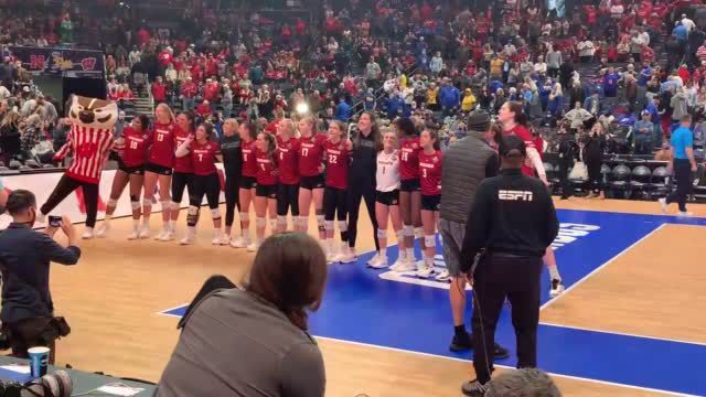 Watch now: Wisconsin volleyball players celebrate Final Four win by singing 'Varsity'